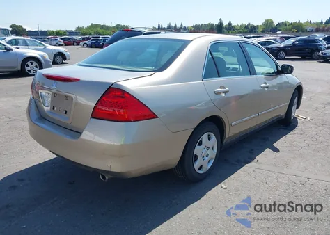 2006 Honda Accord 2.4 Lx z USA, uszkodzony, nr VIN 3HGCM56406G708411